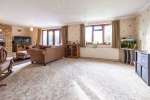 Lounge/diner- click for photo gallery